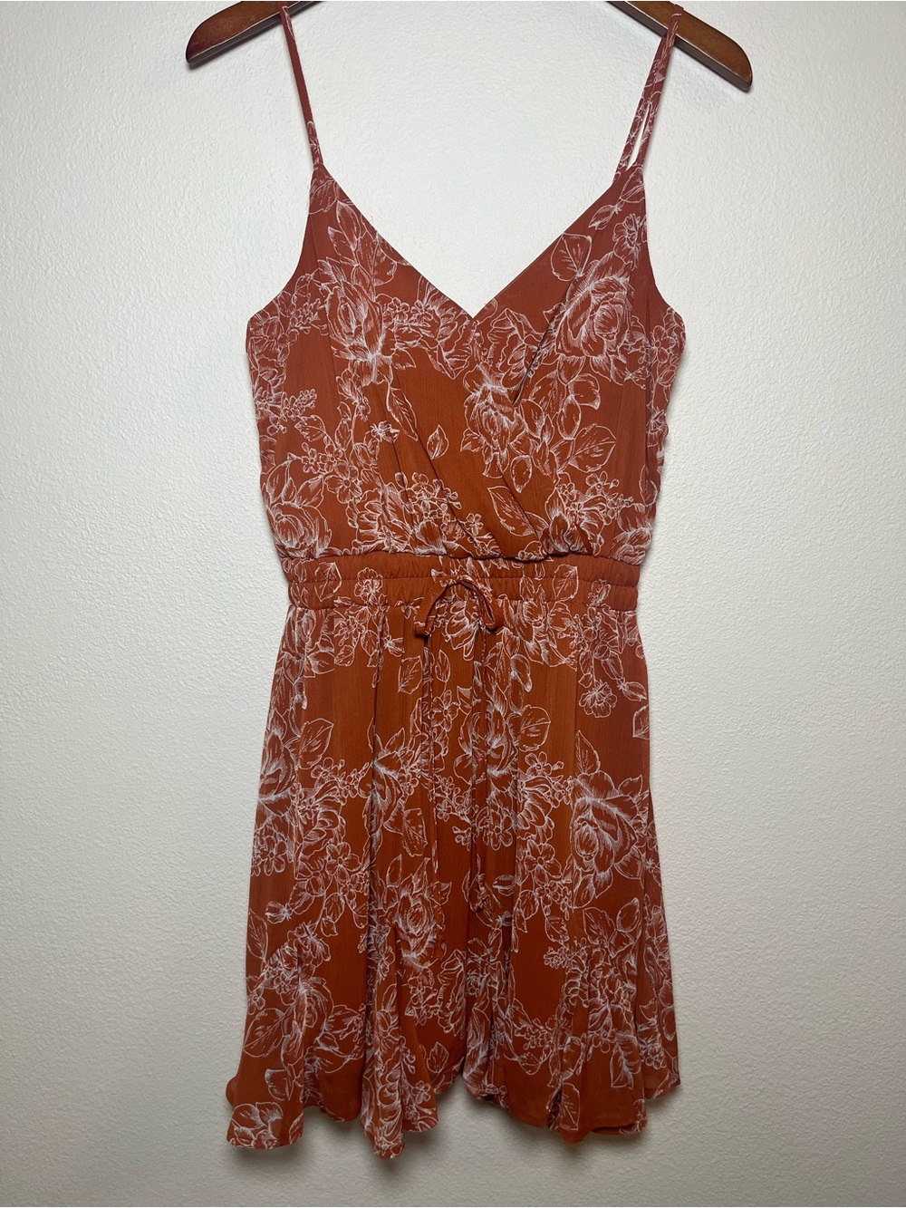 Trixxi Rust Floral Mini Dress with White Print - Picture 2 of 4